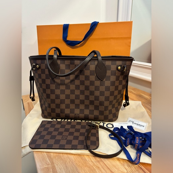 Louis Vuitton Handbags - Louis Vuitton Neverfull PM